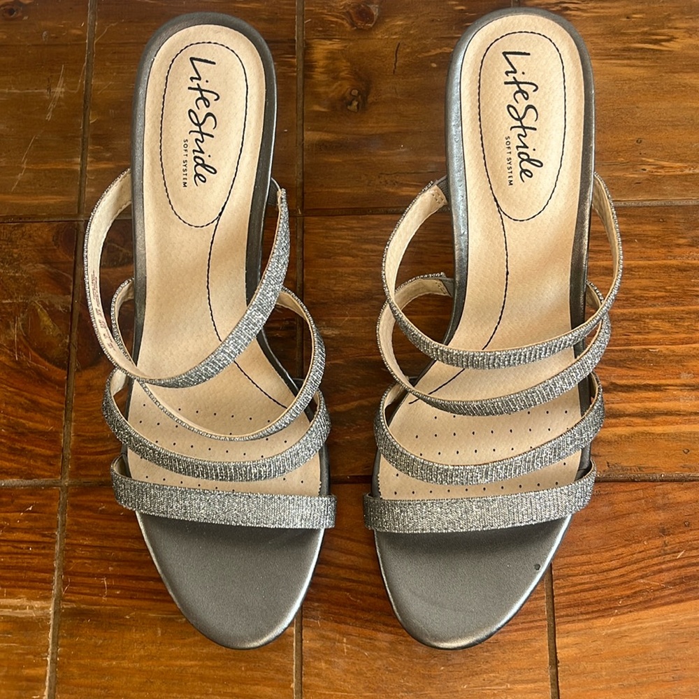 Life stride marquee heels, never worn 3 inch heels